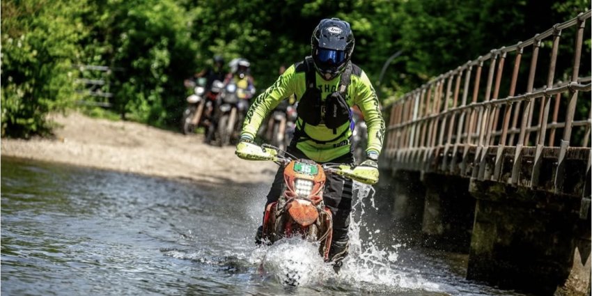 618214C1-DF33-432F-BD73-60490FD240E3_1_201_a